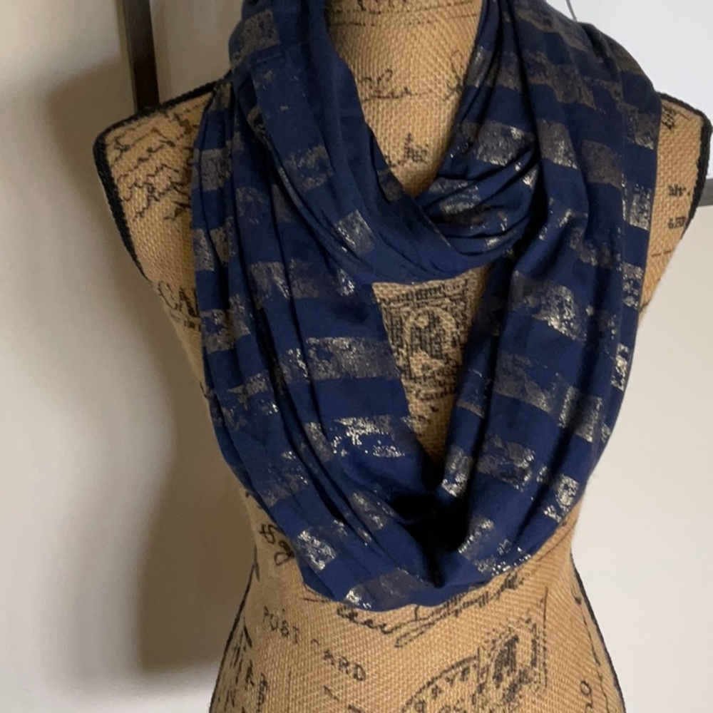 Women’s scarf!